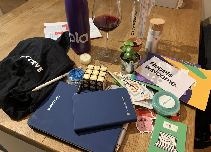 招聘会上的周边商品