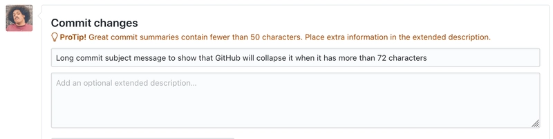 文本输入框的图片,标题为“提交消息”,消息为“提交主题消息过长,GitHub 会在超过 72 个字符时将其折叠”,警告文本为“专业提示!优秀的提交摘要字符数少于 50 个。请在扩展描述中添加额外信息”。