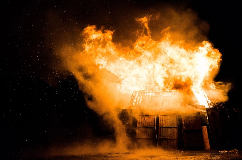 墙着火了