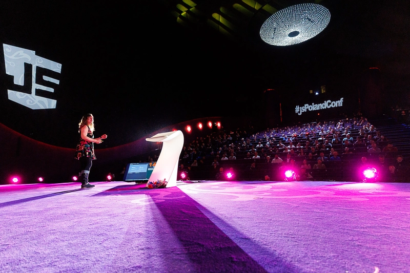 在JS波兰会议上发言