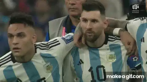 梅西在制作 GIF 时对赢得 2022 年世界杯的反应
