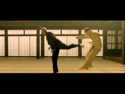Neo 被 Morpheus 踢了一脚