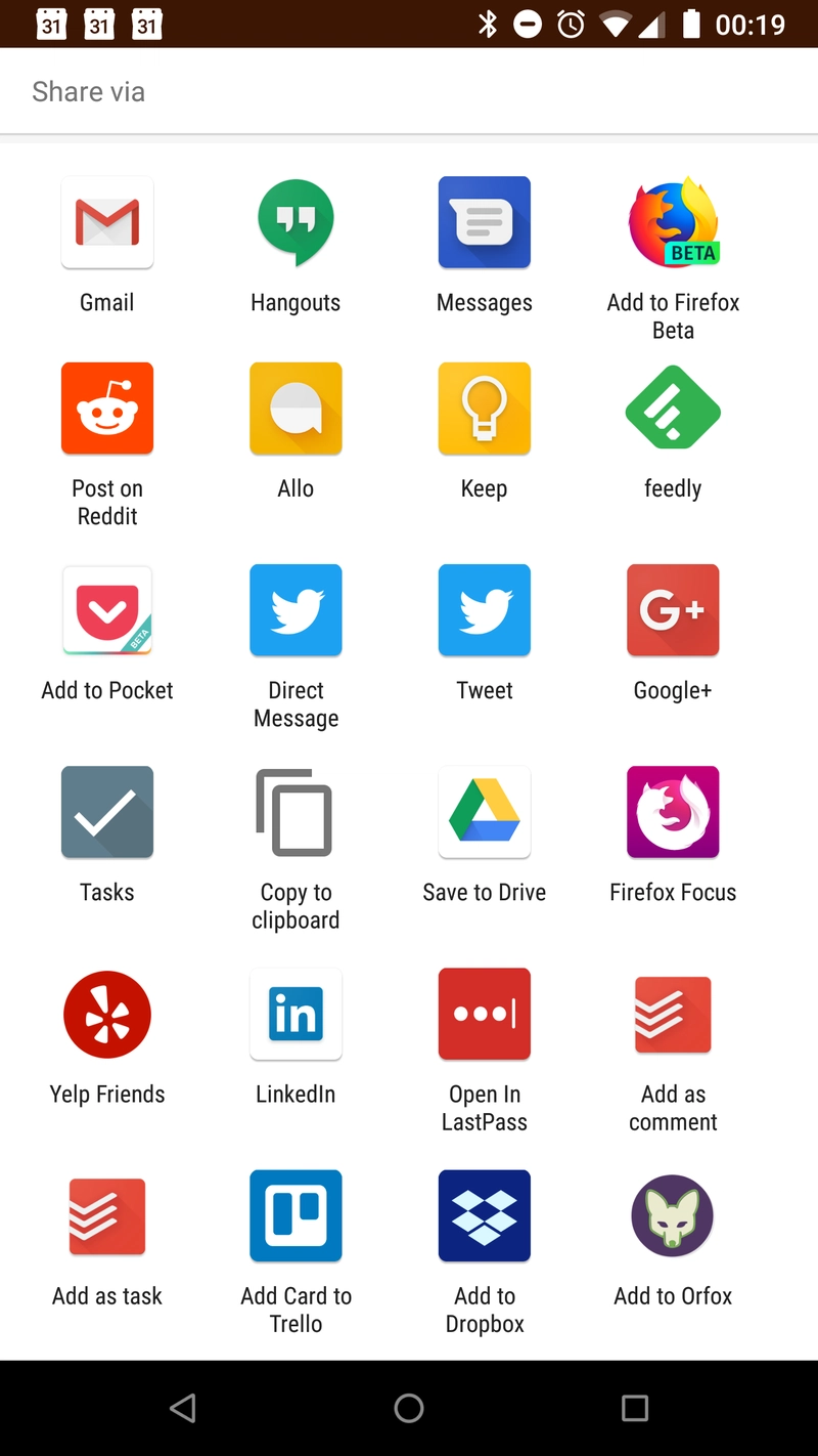 共享菜单包含许多选项，包括 Gmail、Messages、Reddit 和 LinkedIn。